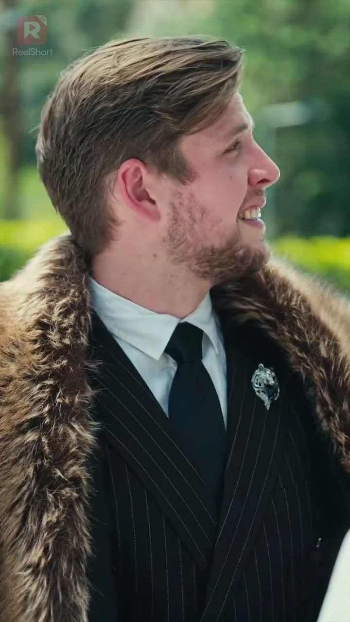 間違えられた番：ルナの後悔写真