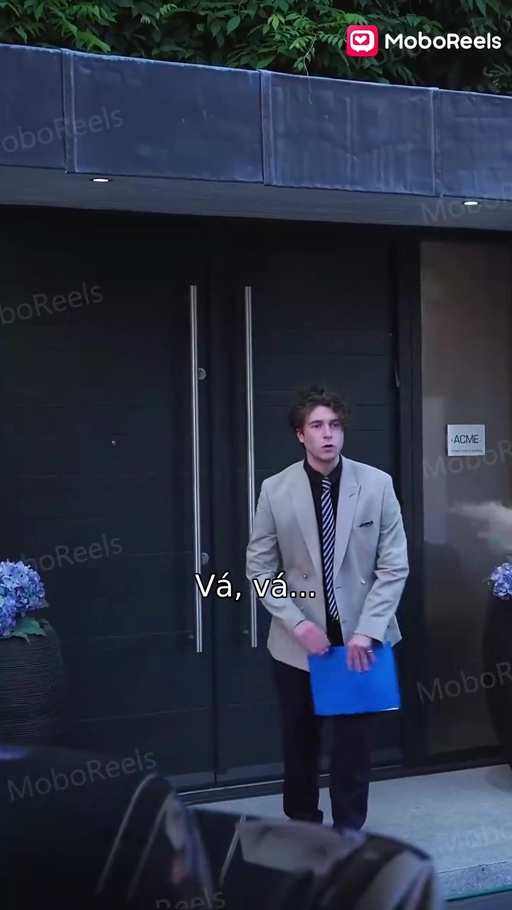 A esposa do CEO é a chefe secreta?!Foto