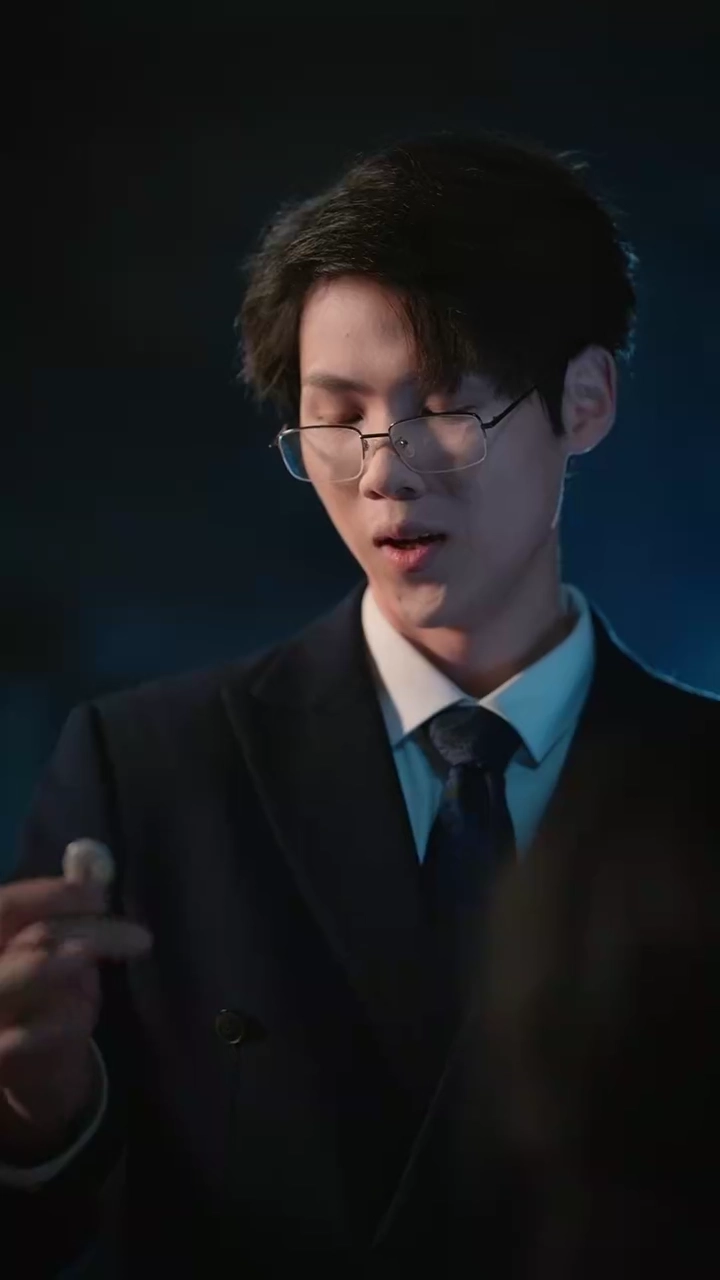 織り成す愛と憎しみ写真