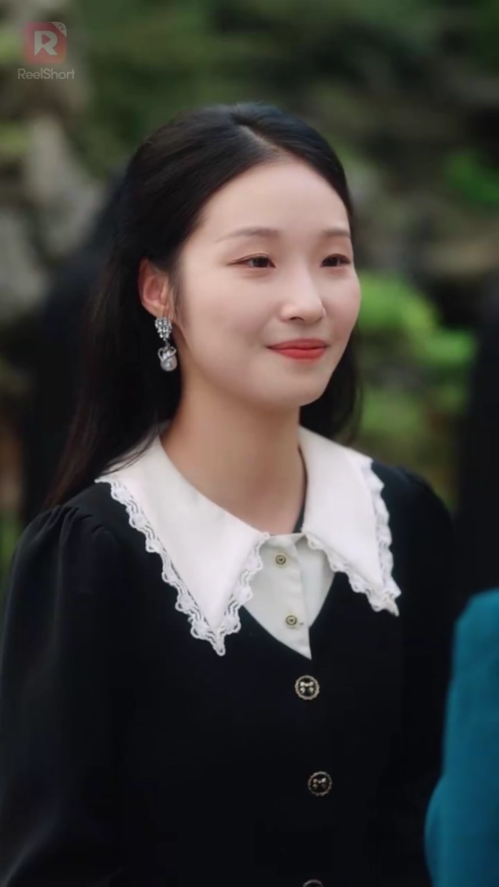 裏切り者を打ち砕き 家族を支配する女王写真