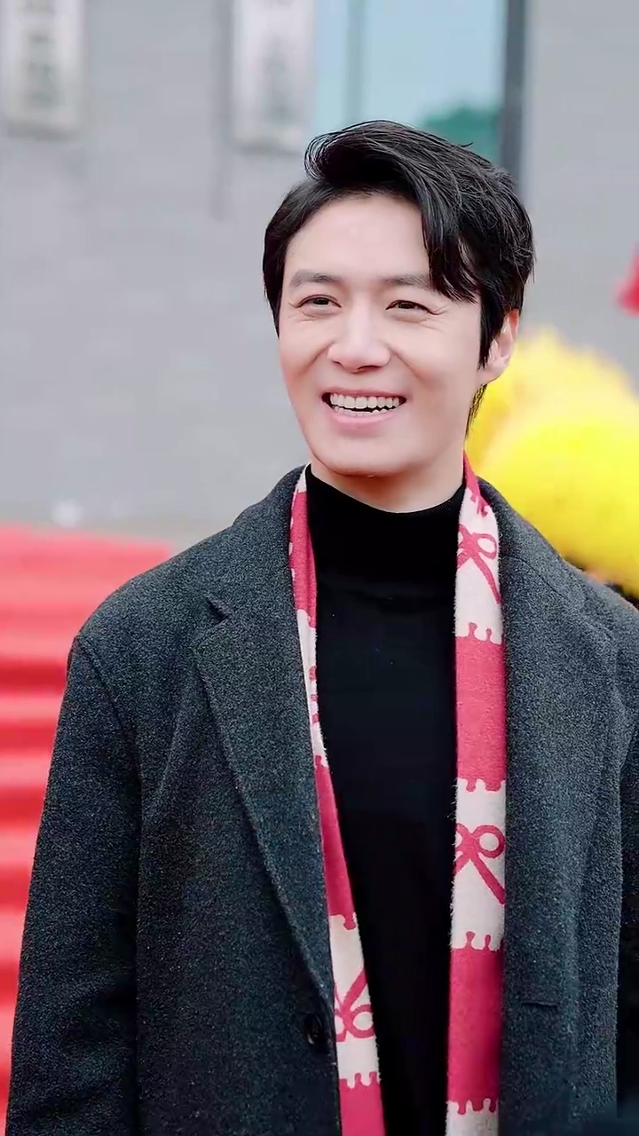 栄光の帰還：龍年の幸運写真