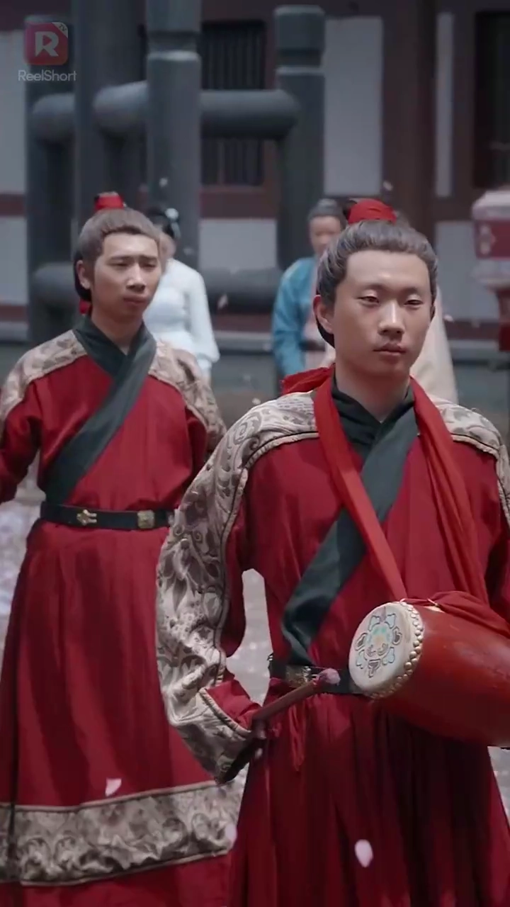 離縁してやる：殿下の身分がバレた写真