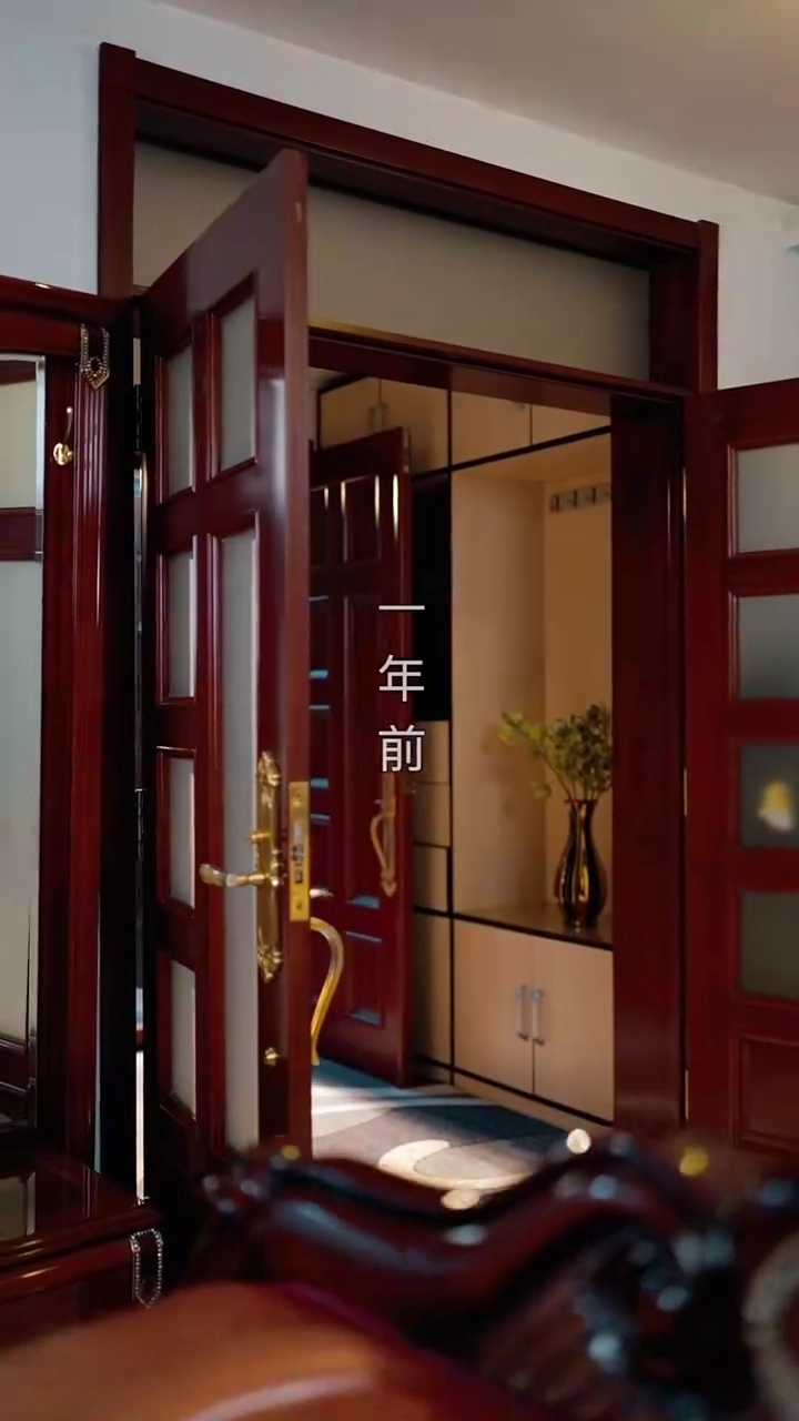 扉越しの真実写真