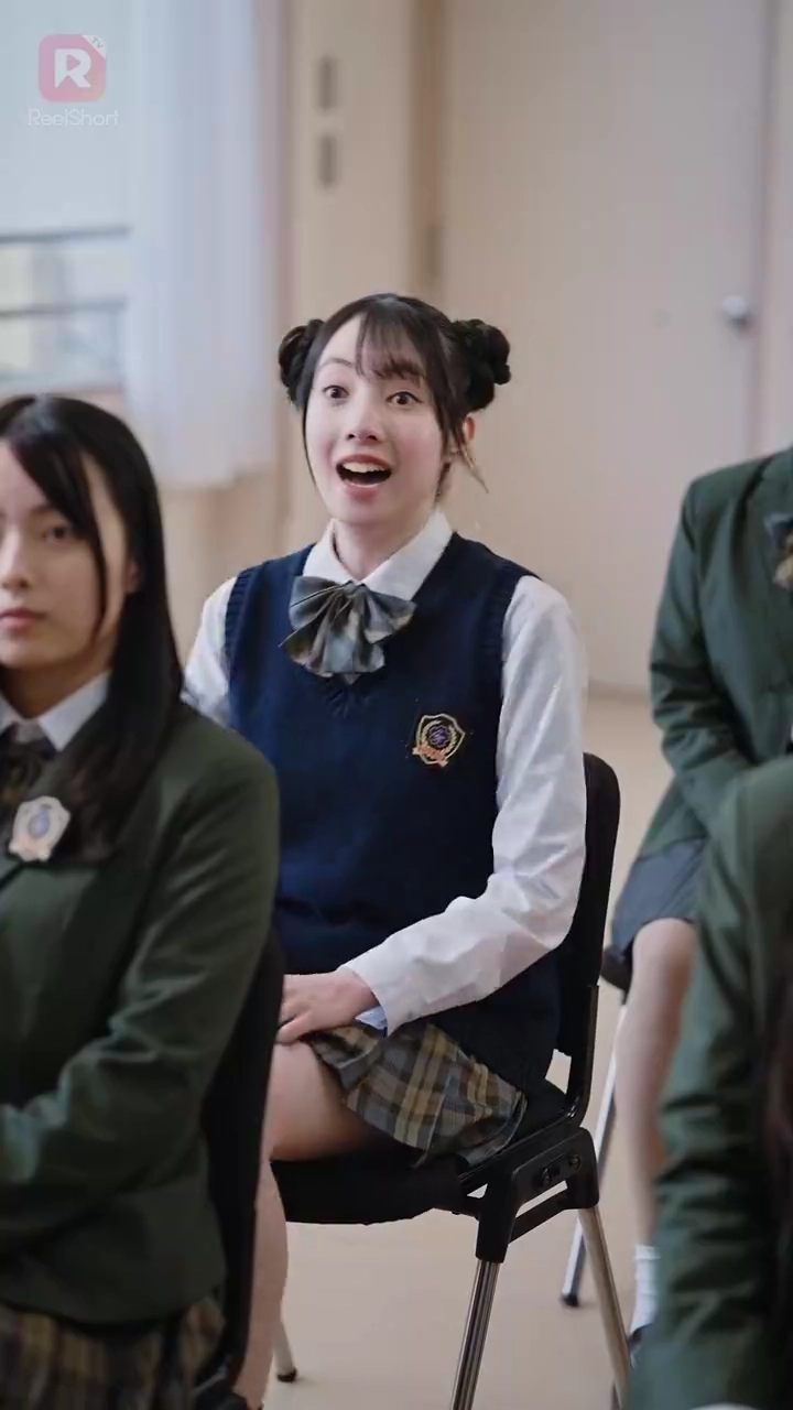 嫌いなアイツの専属メイド!?写真