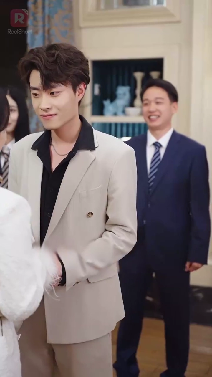 醜いアヒルの子と億万長者の結婚写真