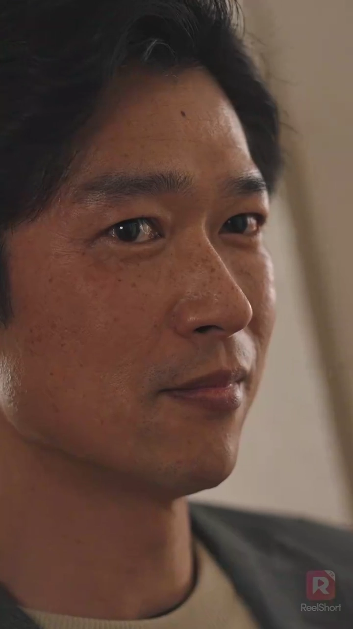 侵略者は家族のふりをする写真