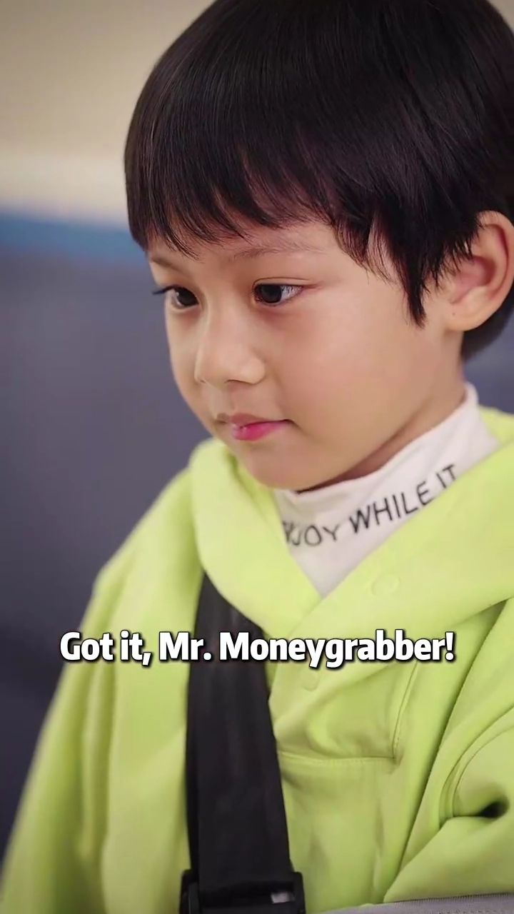 6年後の衝撃！秘密の息子と社長様の愛の絆写真