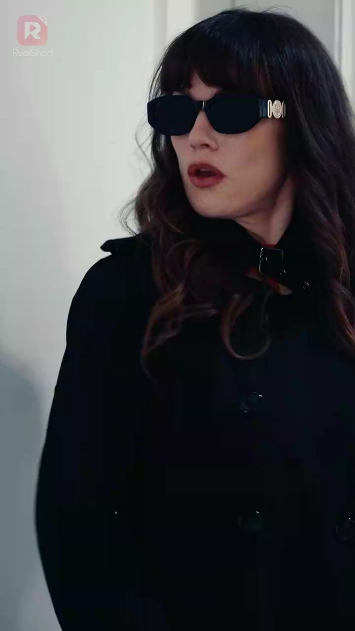 今日から私がマフィアのボス？写真