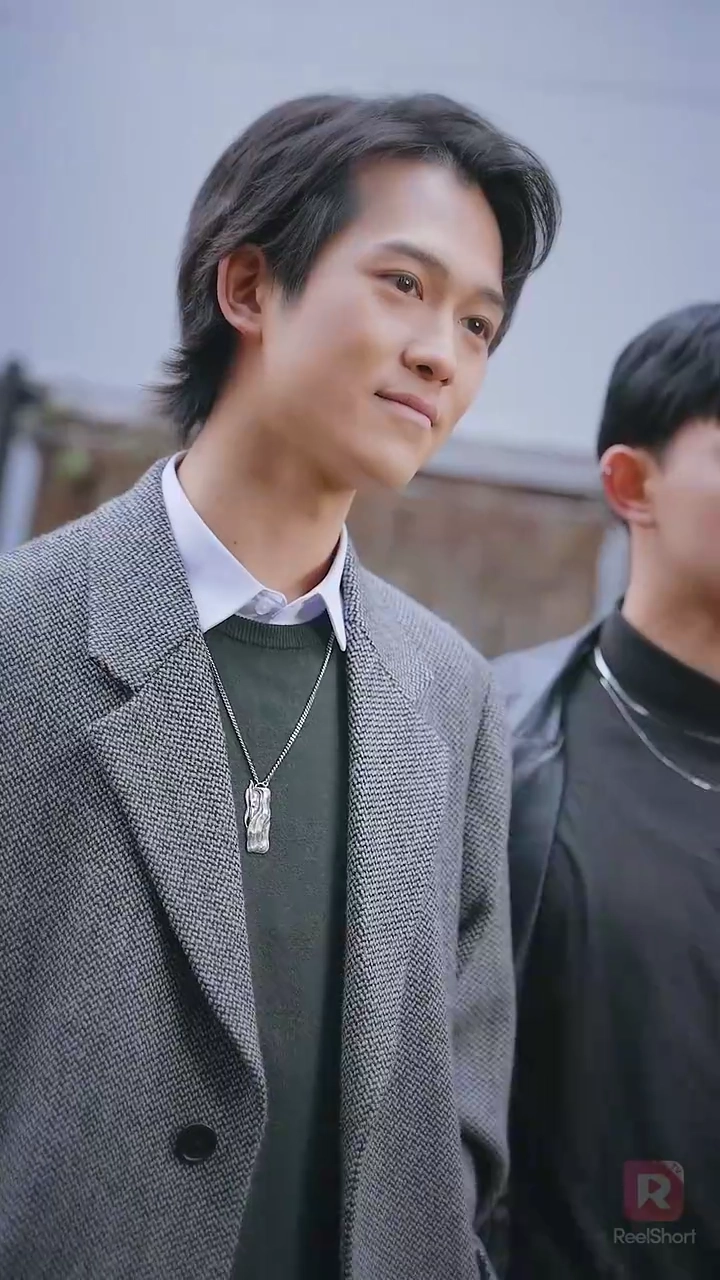 フラれた令嬢がお兄様に溺愛される写真