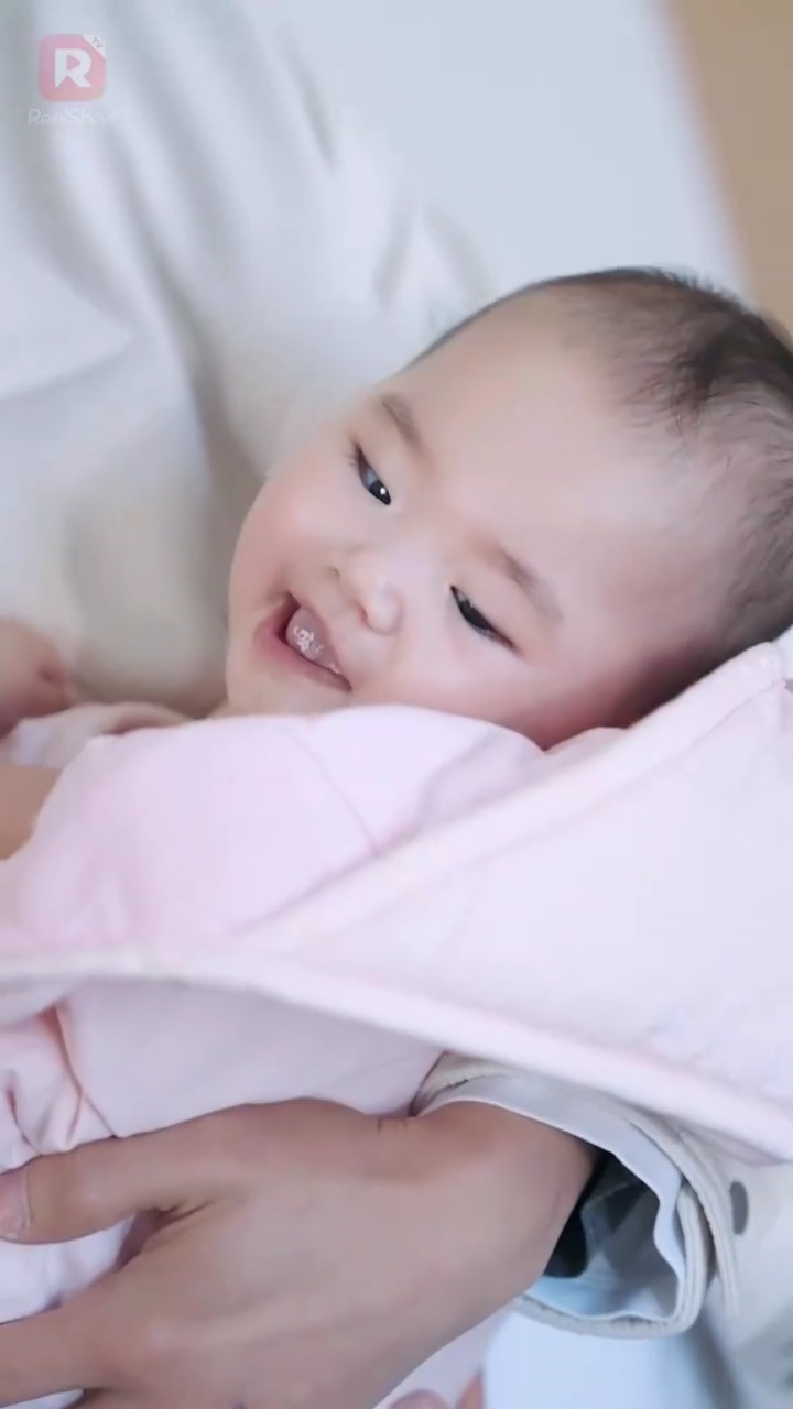 ［吹き替え版］娘に「おばさん」と呼ばれて写真