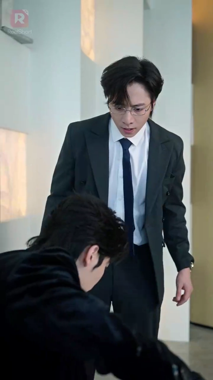 一夜の過ちで冷徹社長に溺愛される写真