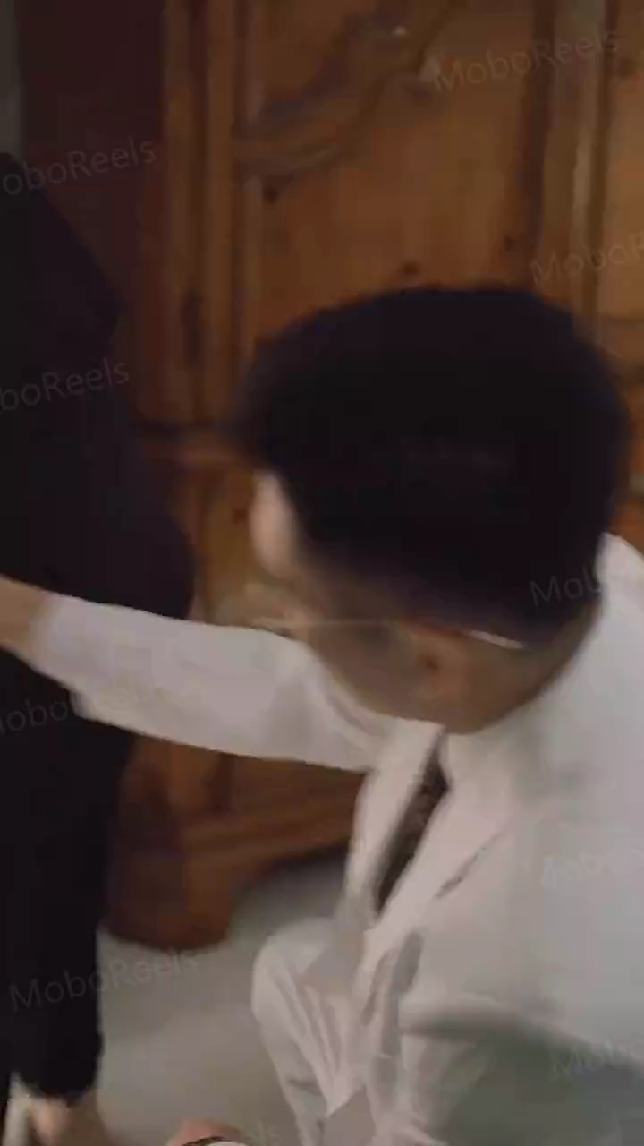 Presa pelo bilionárioFoto