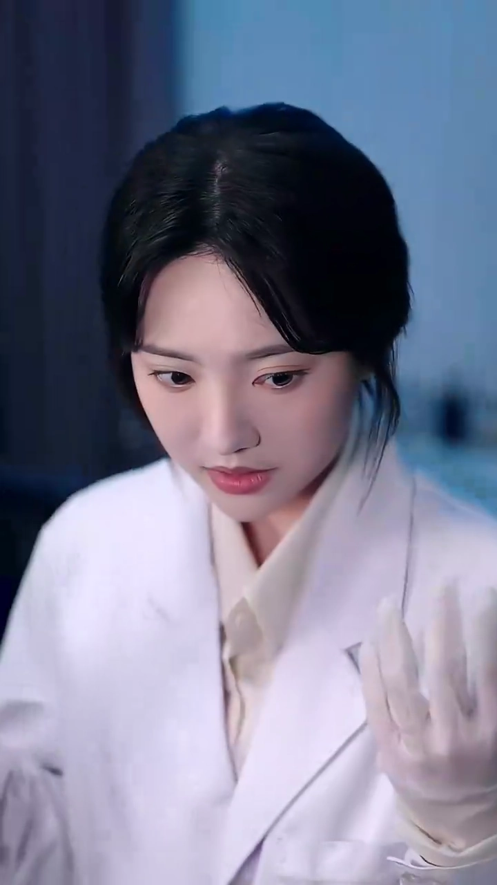 Doce Vingança: Do Bode Expiatório à RainhaFoto