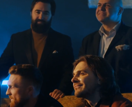 A Queen for the Mafia Kings cast