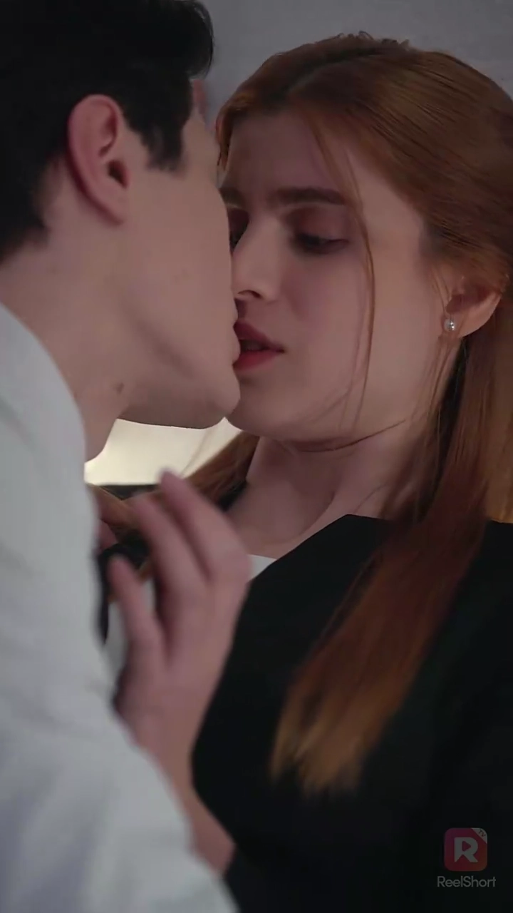 หนีงานแต่งพร้อมเบบี๋ในท้องรูปภาพ