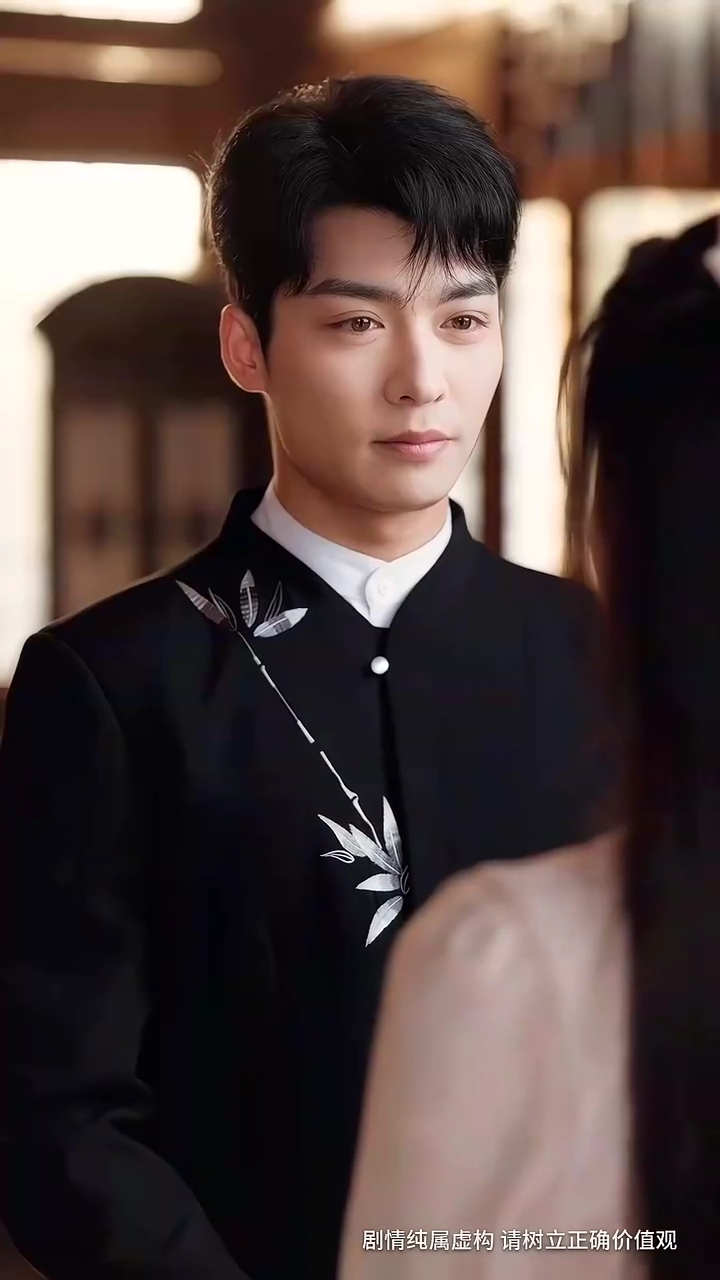 Крот в шёлковых перчаткахфото