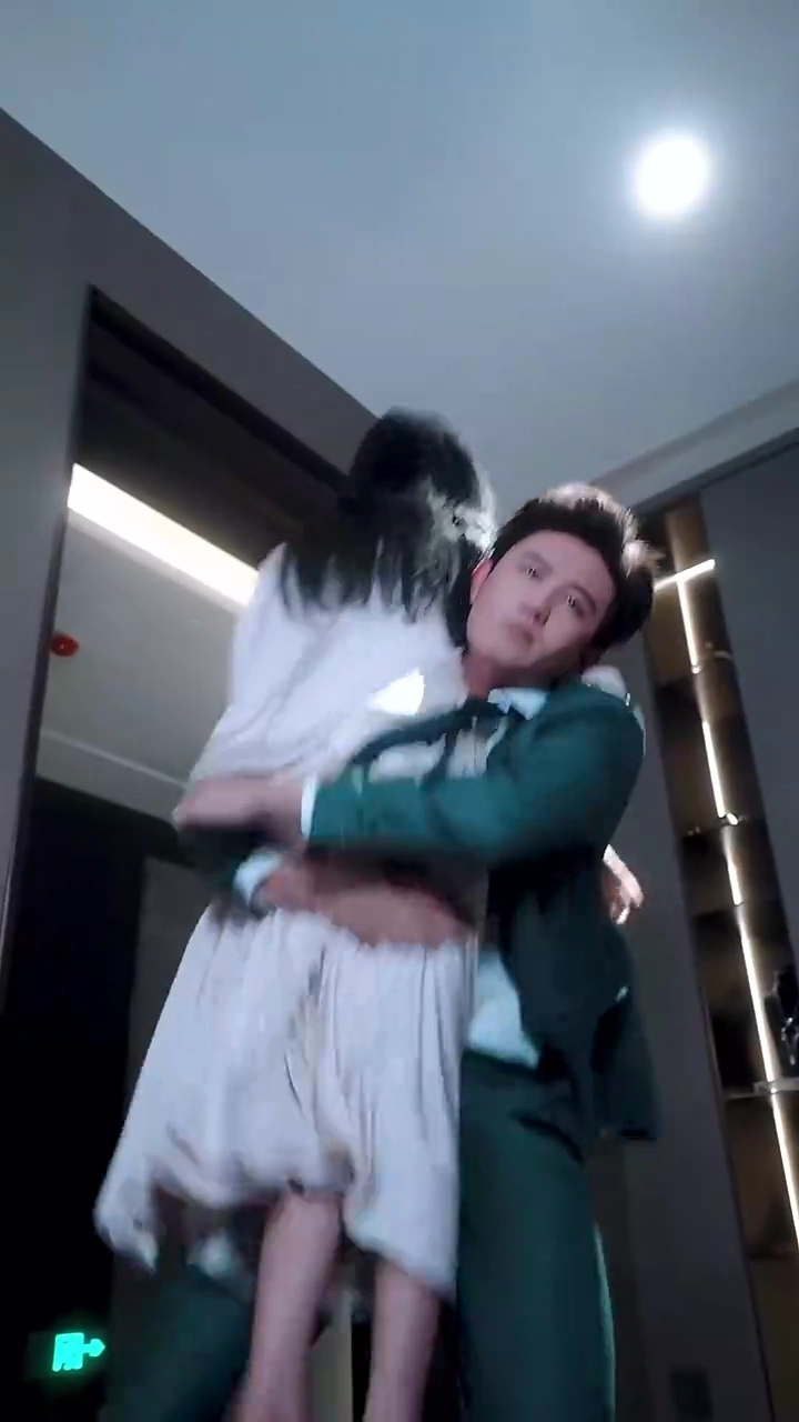 คุณนายเป็นใบ้รูปภาพ