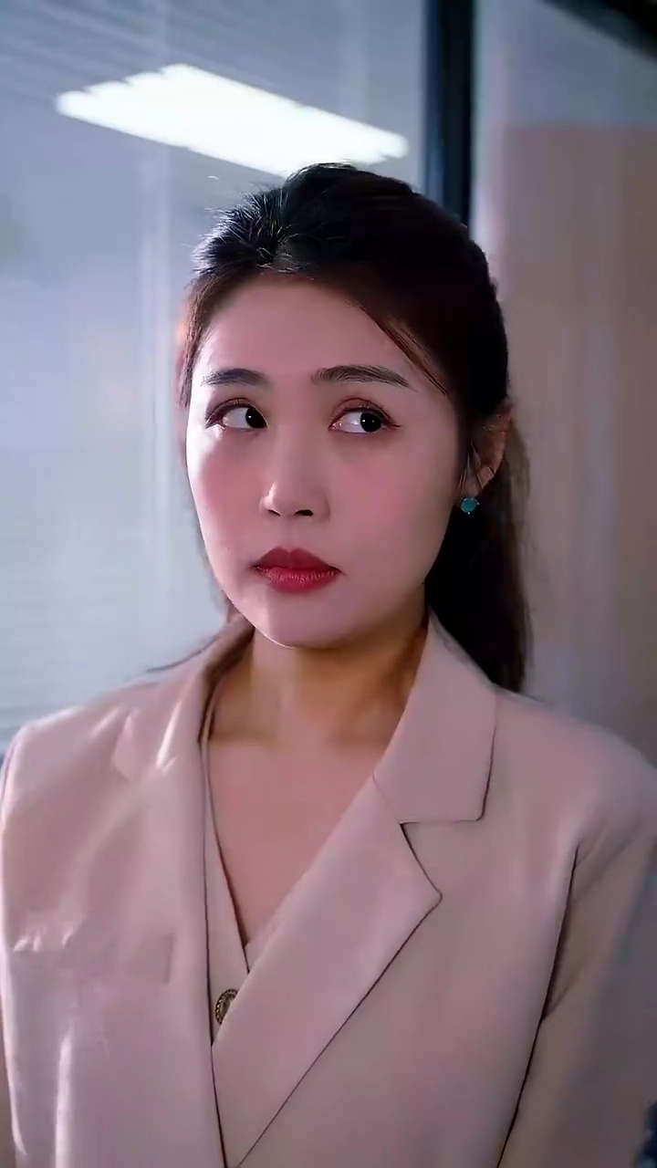 The Boss Lady's Body-Swapping AdventurePhoto