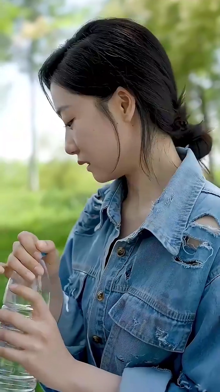 The CEO's Unknown FiancéePhoto