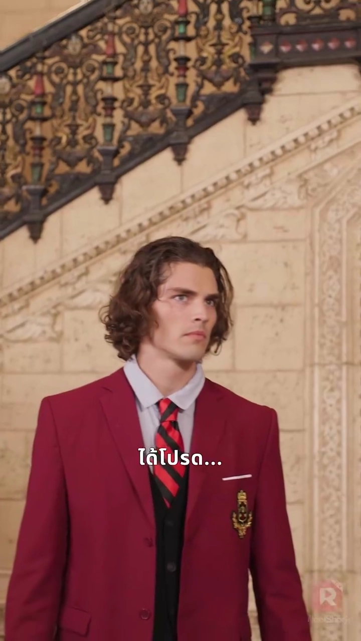 ถูกอัลฟ่าของเธอยึดครองรูปภาพ