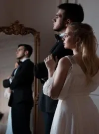 Couverture du roman AMOUR BRISÉ