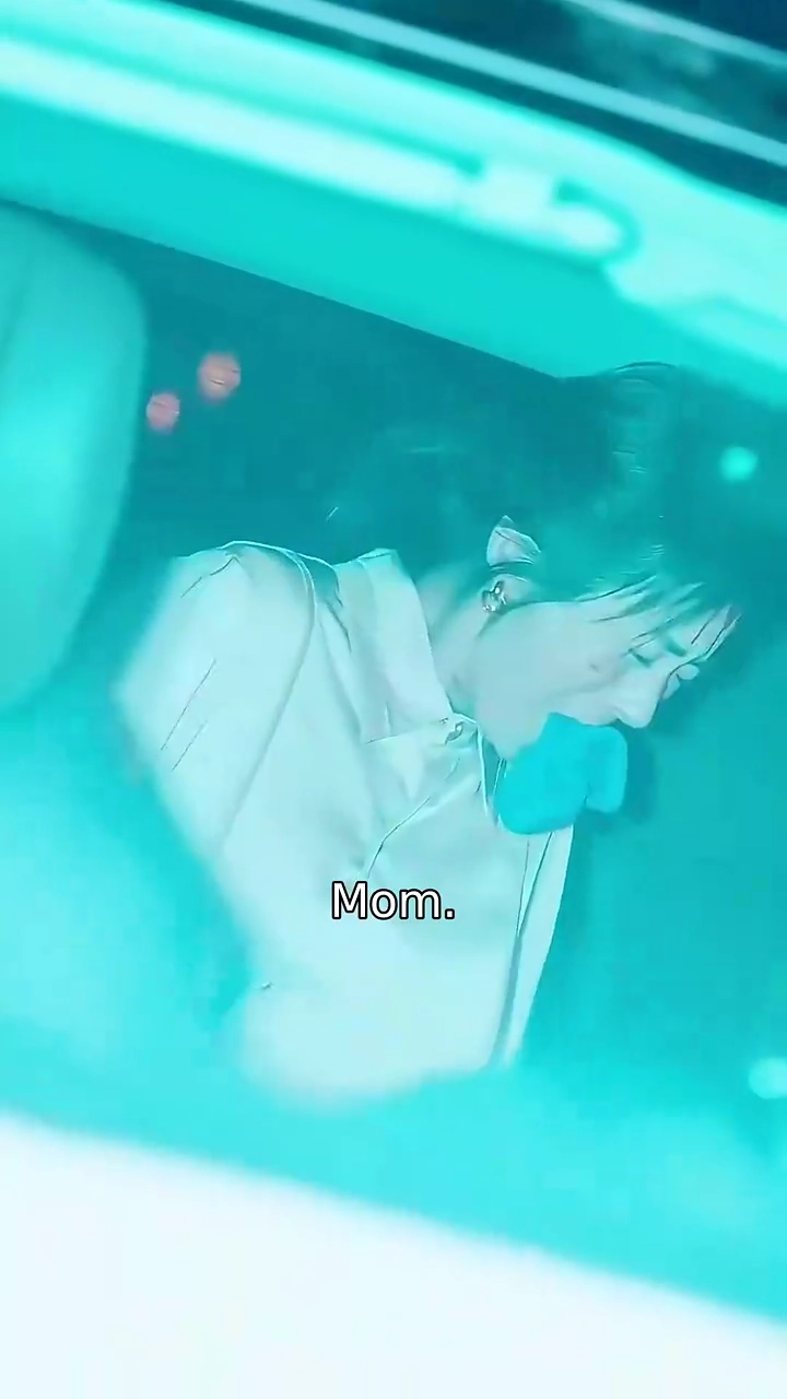 This Time, She Chooses Her Real SonPhoto