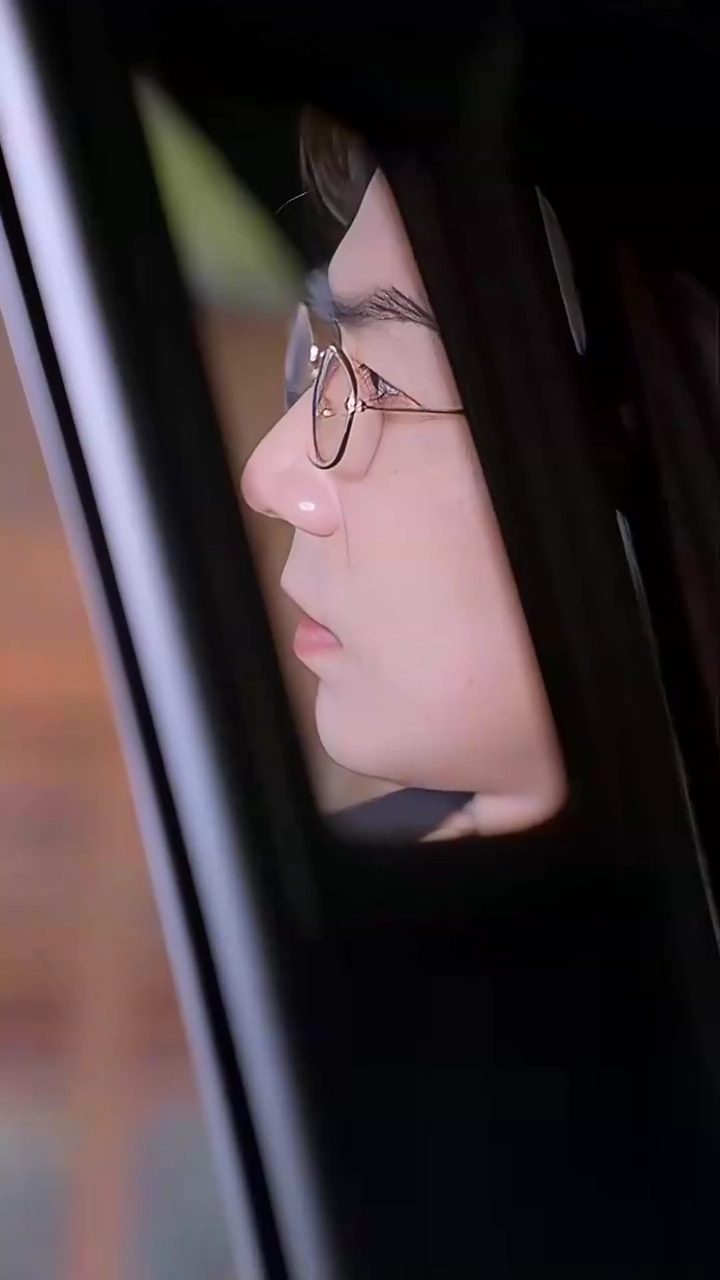 The Silent Wife's Unspoken LovePhoto