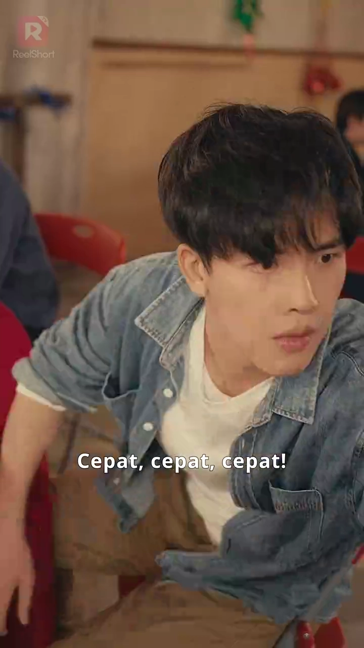 Lahir Kembali: Merobek Topengnyafoto