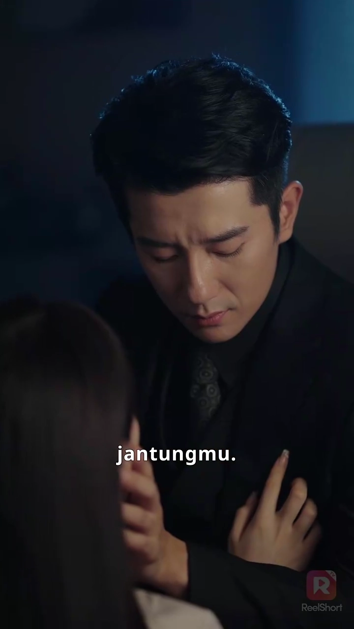 Pura-pura Patuh, Berbalas Darahfoto