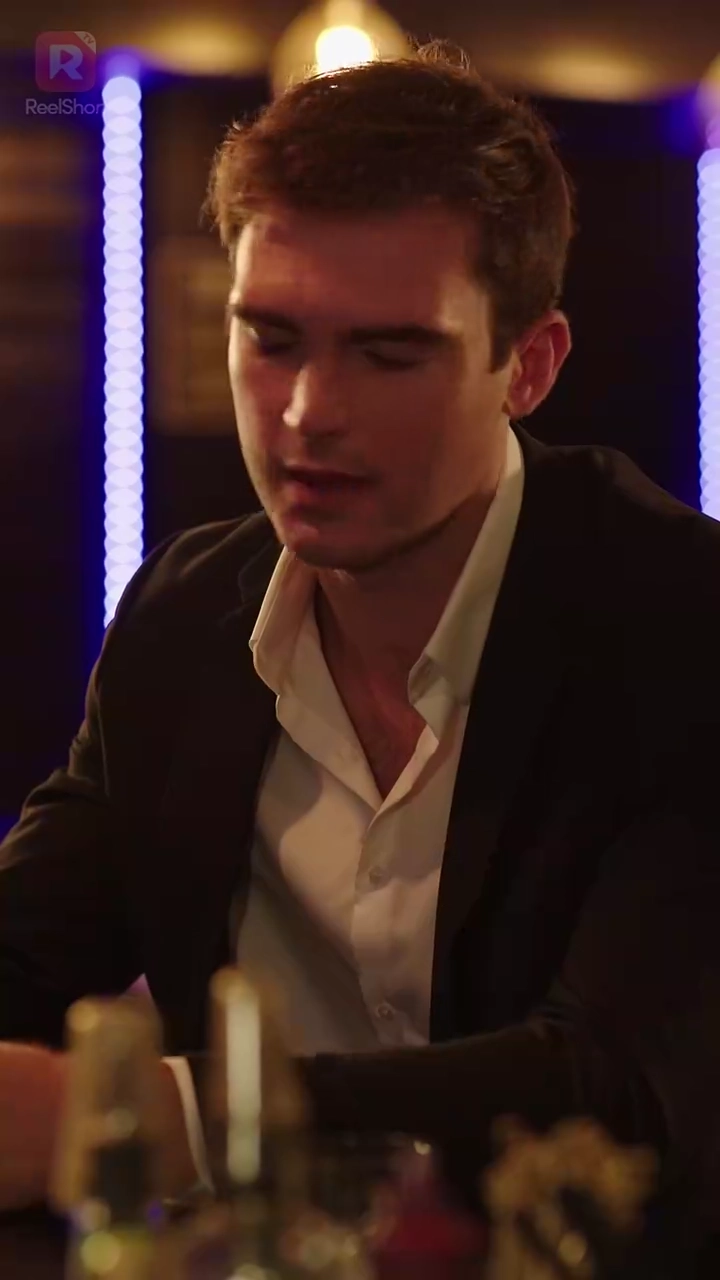 Istri Kontrak CEOfoto