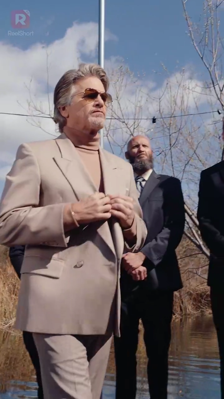 Romance au crépuscule : mariage éclair avec un magnat mûrPhoto