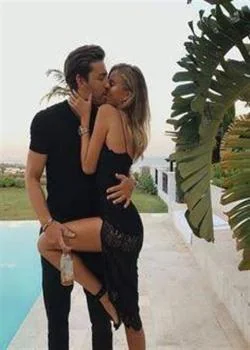 Portada de la novela El jefe  Hermoso 