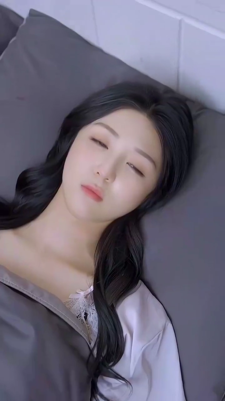 My Isekai Life: Flipping Divorce into True LovePhoto