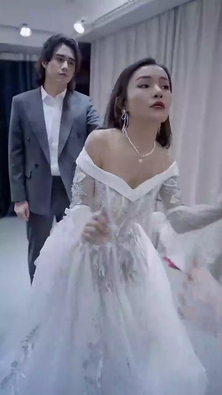 My Poor Trillionaire HusbandPhoto