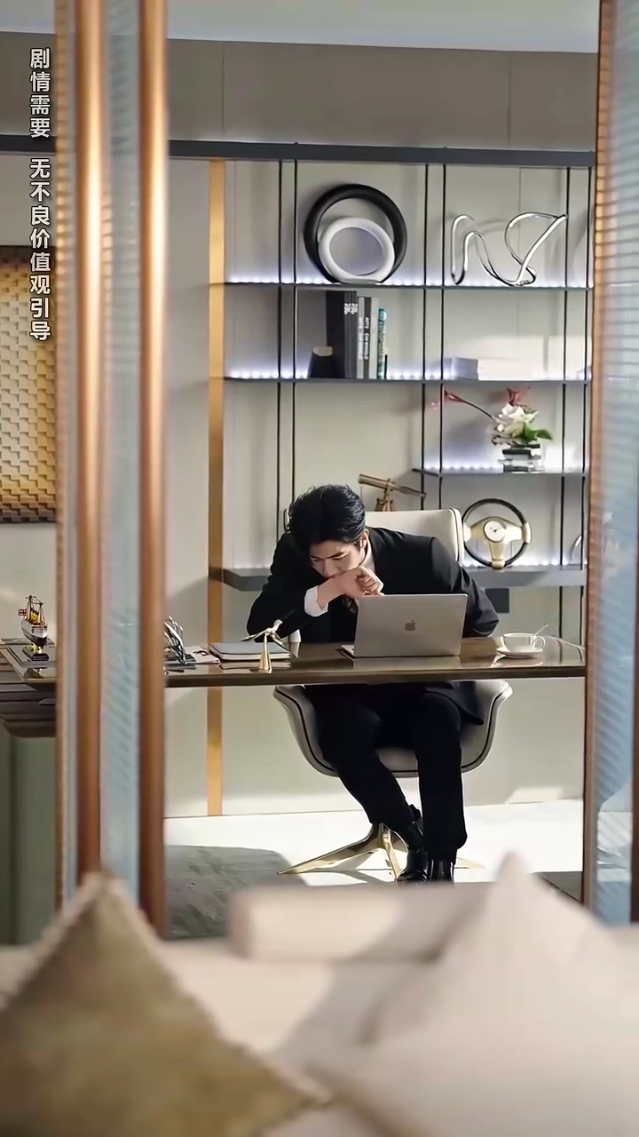 พัวพันกันชั่วข้ามคืนรูปภาพ