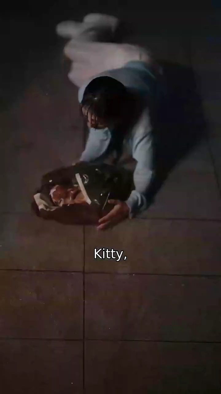 Ibuku Kembali sebagai Kucingfoto