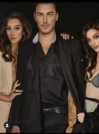 Couverture du roman MÉNAGE À TROIS