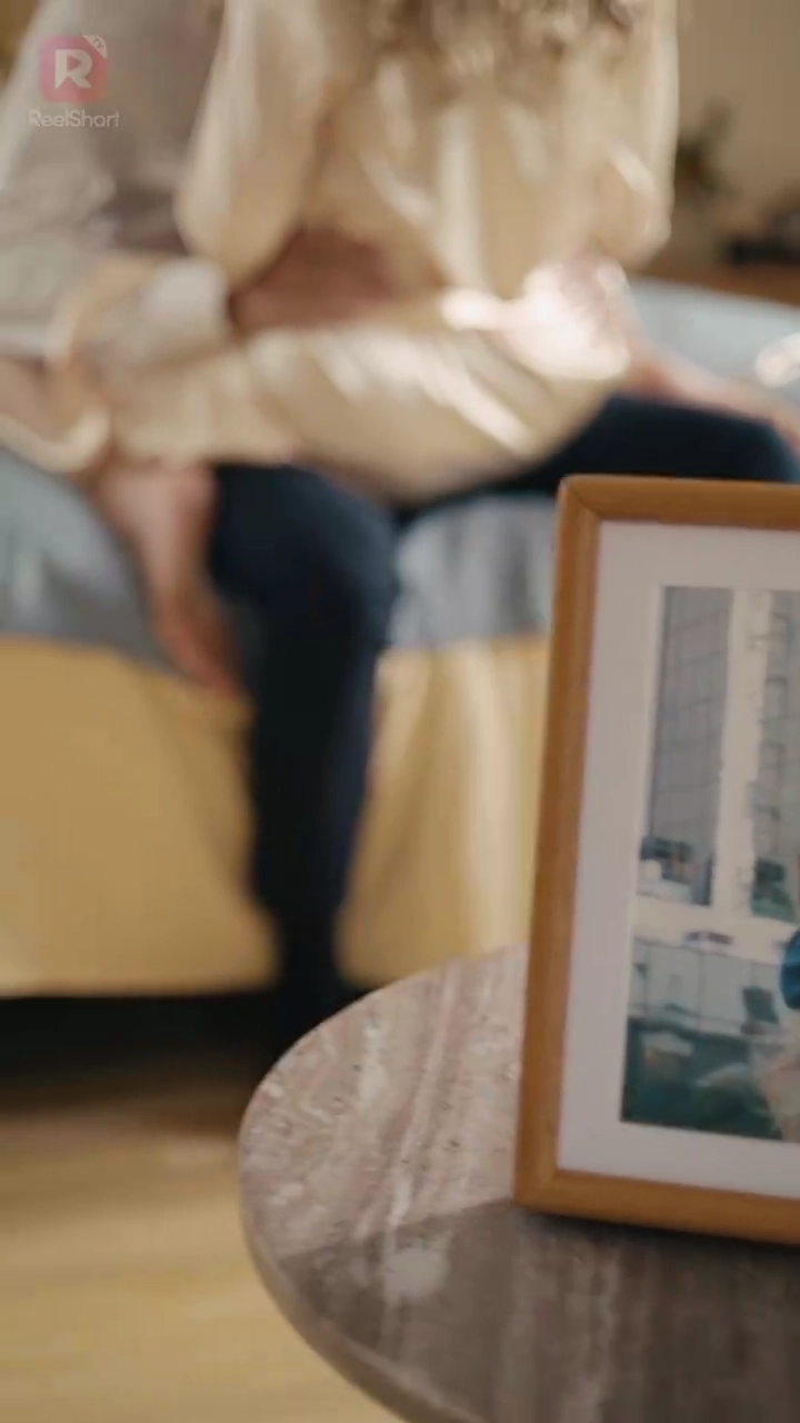 Mengkhianati Suami Miliarder Sayafoto