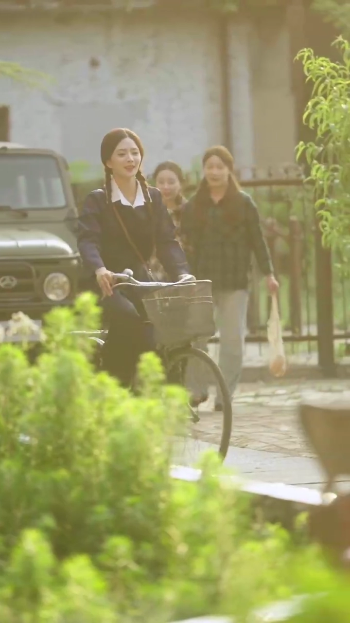 [Versi suara dubbing] Dari Penjual ke Raja Bisnis: Janji yang Dibrokolkanfoto