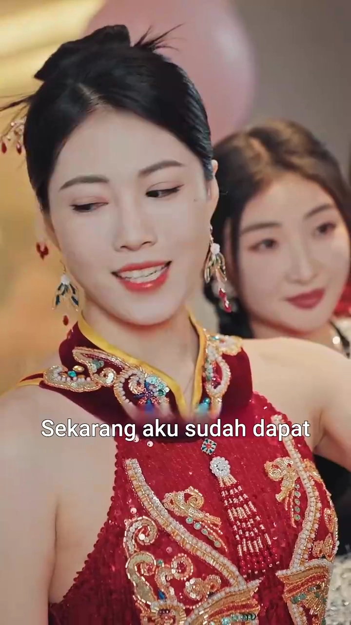 Tunangan teman sekamarku ternyata adalah suamikufoto