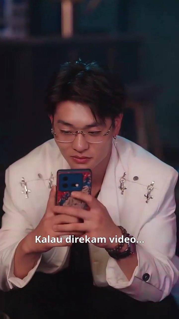 [Versi disuap] Sang miliarder tunawismafoto