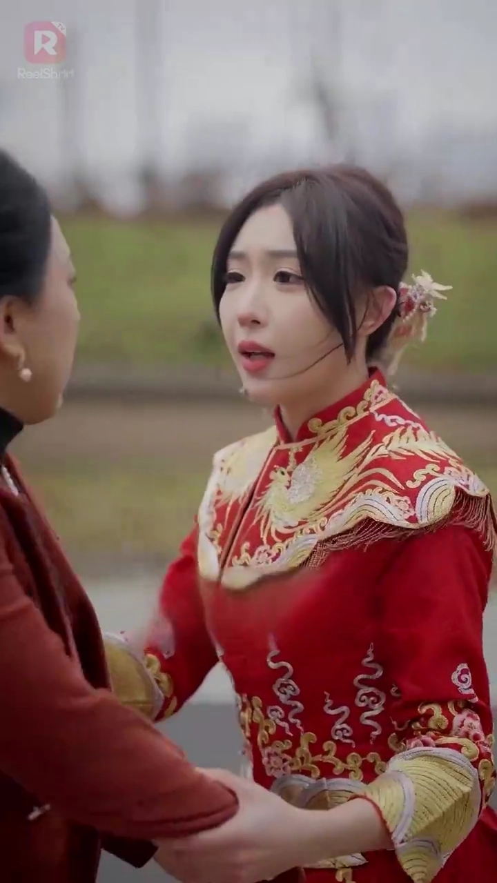 Cintaku Bagai Merah Menyalafoto