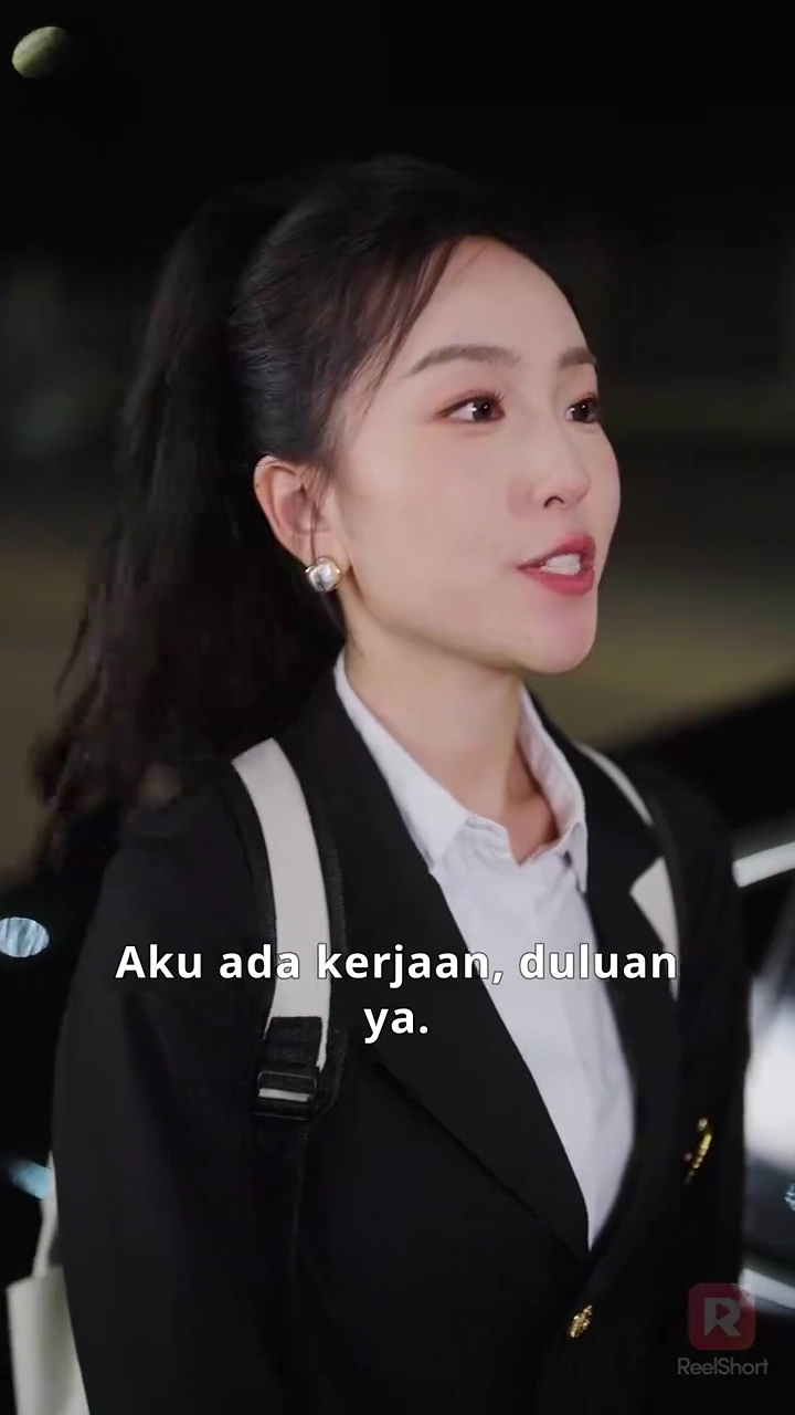 Saat Sang Raja Jatuh Untuk Putri Berkedokfoto