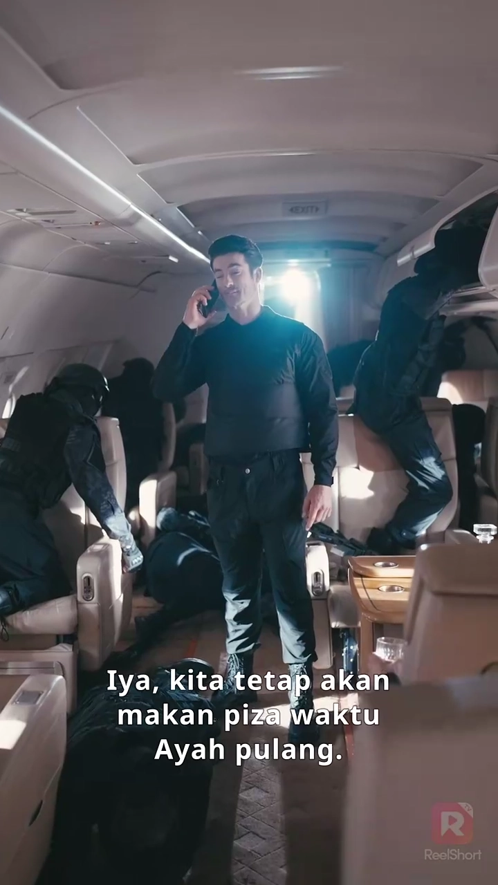 Jangan Sentuh Ayahku yang Bawa Pistol!foto