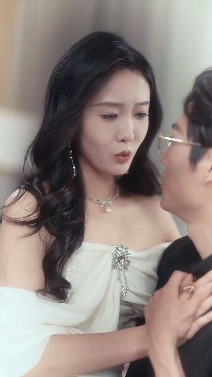 [Versi suara dubbing] Harga dari Pengabdian Butafoto