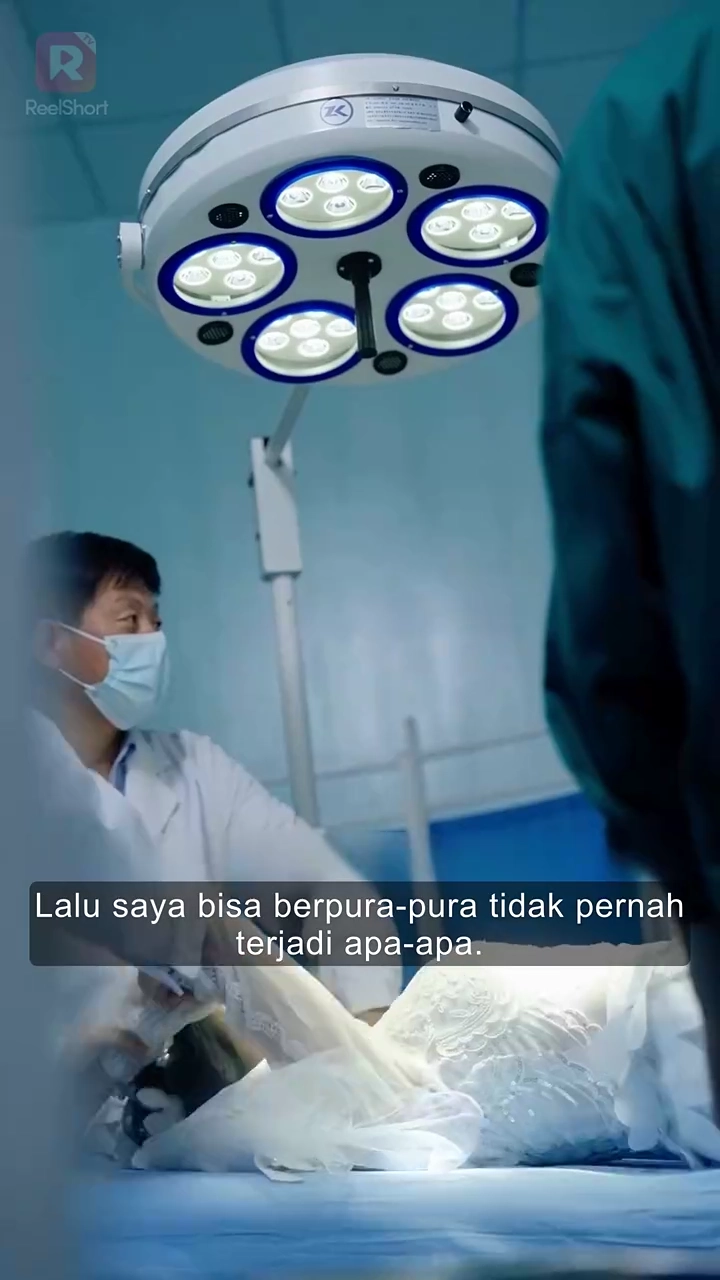 Istri Tiran yang Sombong yang Melarikan Dirifoto