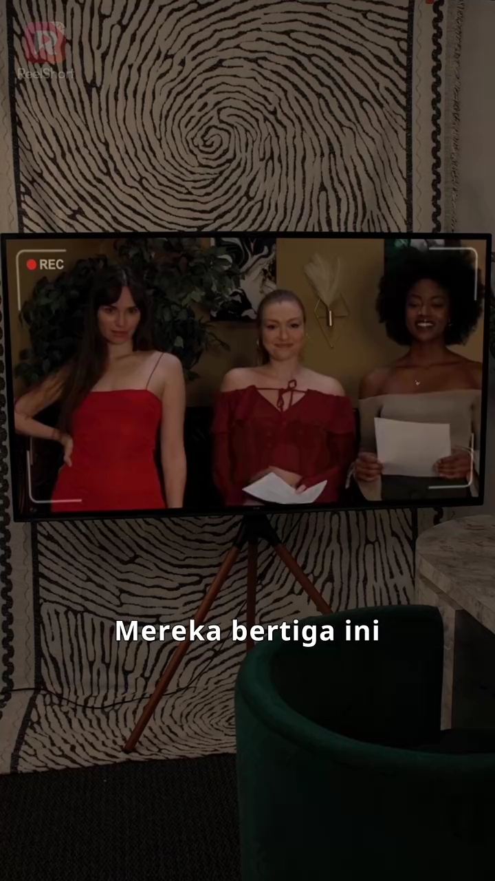 [Versi Dub] Mahasiswi yang Dipilih Menjadi Ibu Pengganti Si Miliarderfoto