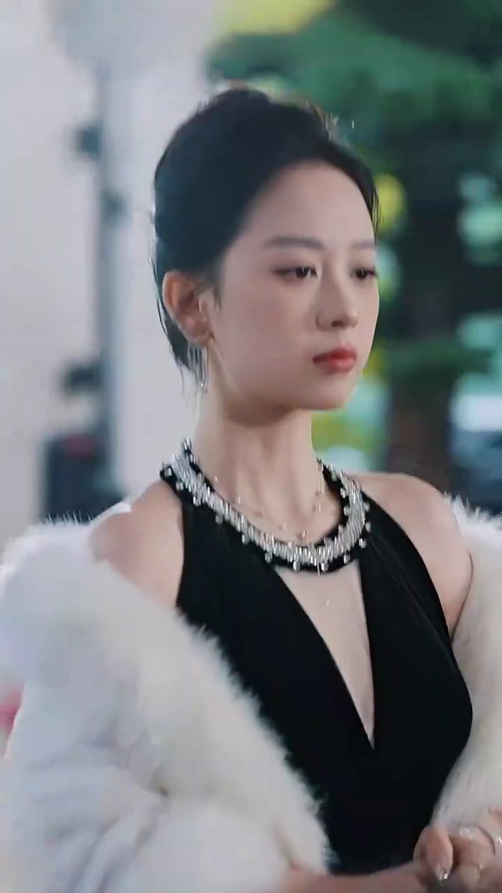 Menantu Dewa yang Mengatur Kerajaanfoto