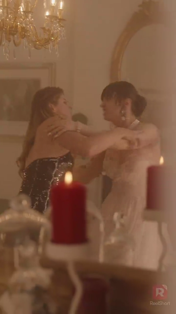 Miliarder Pemadam Kebakaran dan Istri Manisnyafoto