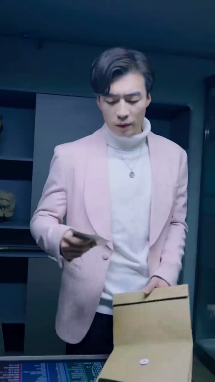 Terobsesi Padanya: Kisah Cinta dan Balas Dendamfoto